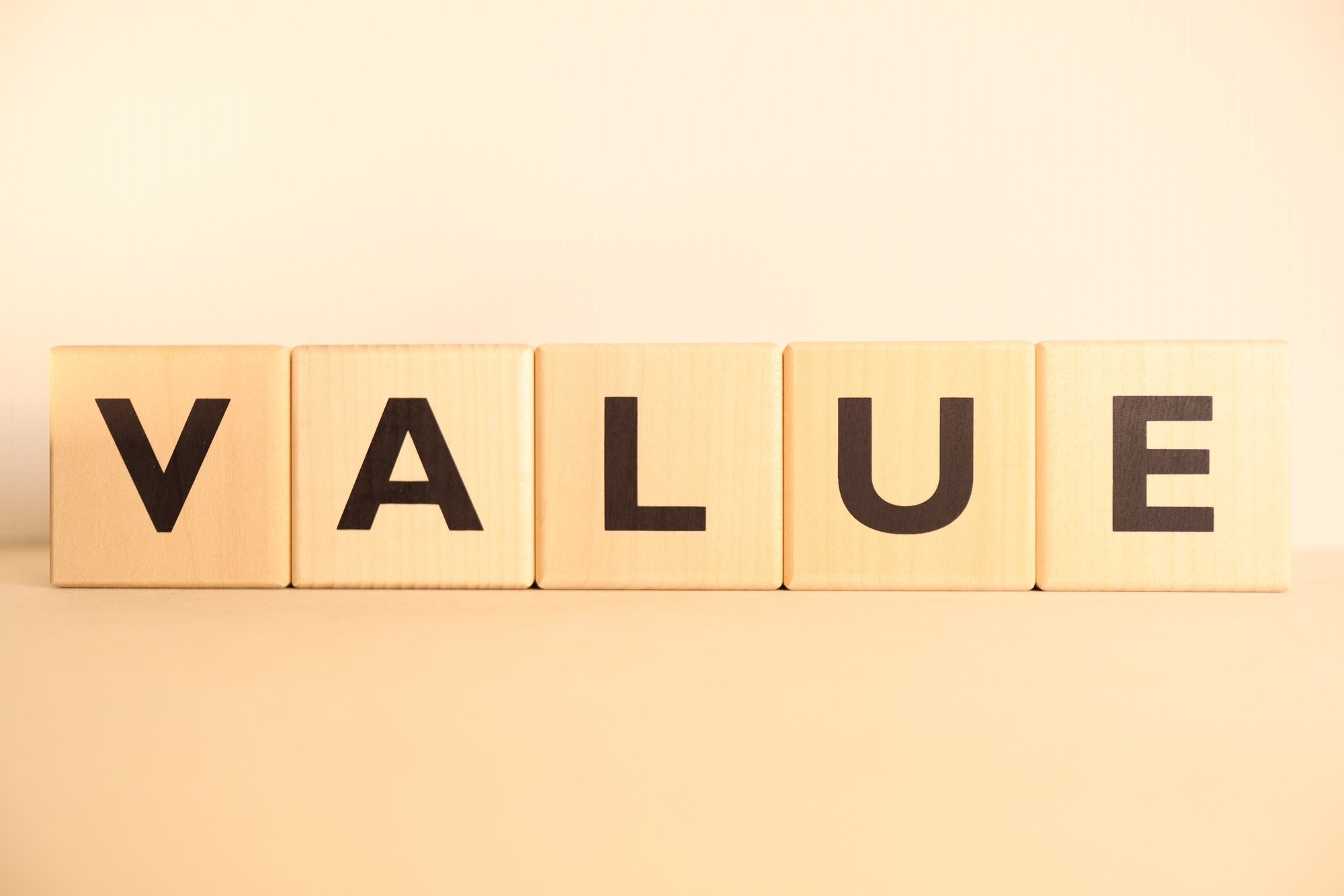 SBI証券の売れ筋に変調？ 純金価格の急落と米株物色の変化が「NASDAQ100ゴールドプラス」と「FANG+」を押し下げ<br />