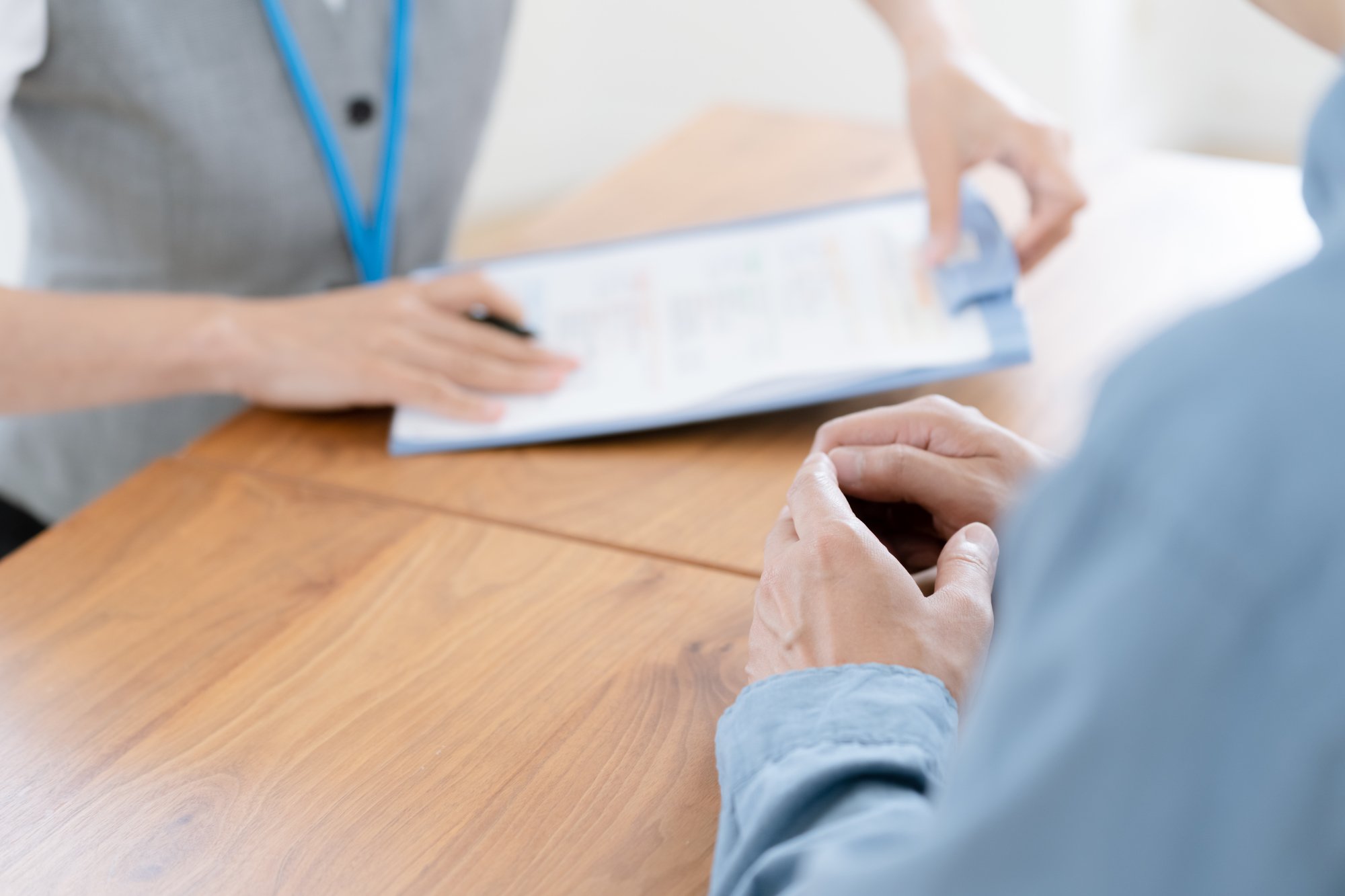 「投資信託で長期投資! エッセイ・コンクール」<実務者部門>佳作:窓口で、ほどく【2月13日「NISAの日」記念】